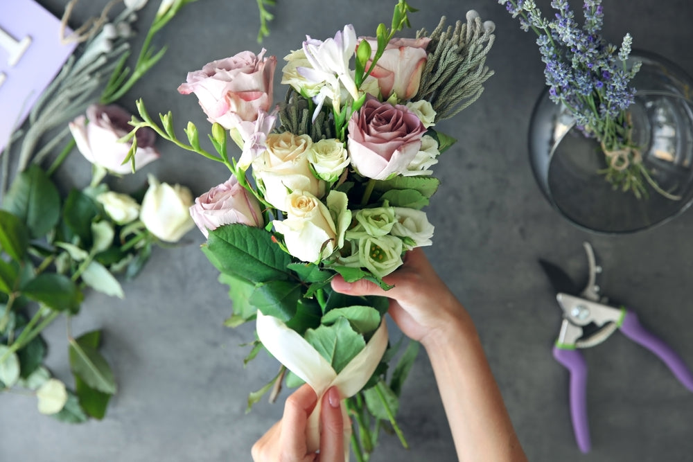 Should I Buy Flowers Online? How An Online Florist Can Help You