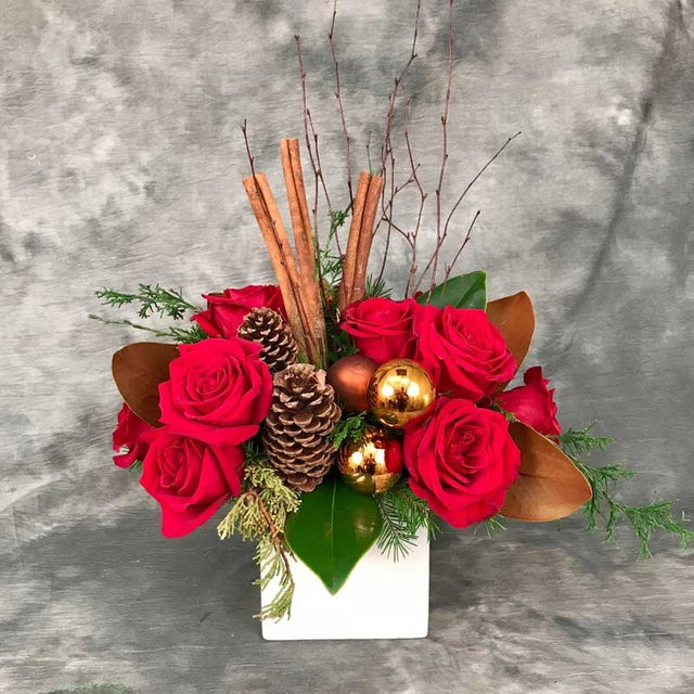 Premium Cinnamon Pine Holiday Centerpiece