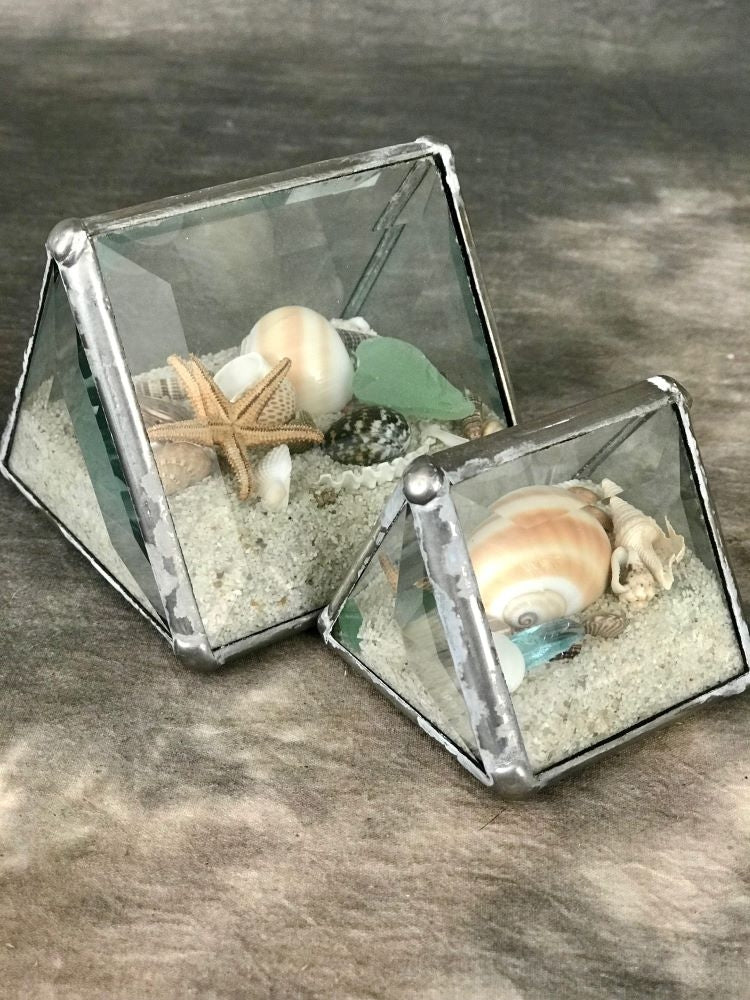 Geometric Beach Terrarium - TENTS